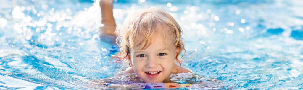 J'ai besoin de protections auditives : protection anti-eau pour adultes et enfants à la piscine